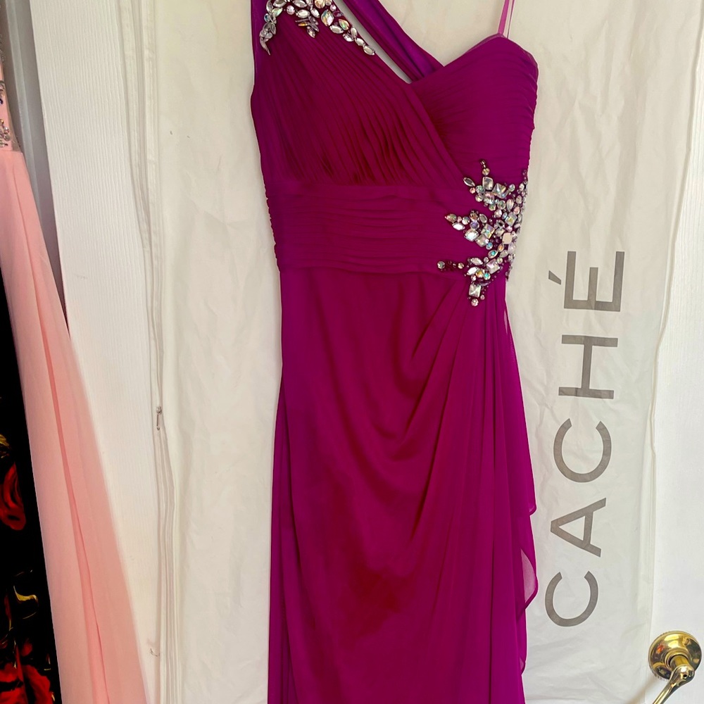BEAUTIFUL BALL GOWN
